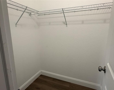10371 Kidron Avenue - Photo Thumbnail 10