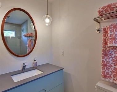 2408 Hillview Street - Photo Thumbnail 12