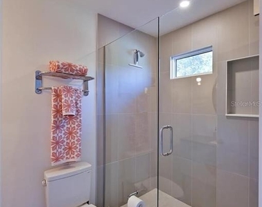 2408 Hillview Street - Photo Thumbnail 13