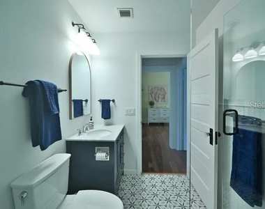 2408 Hillview Street - Photo Thumbnail 6
