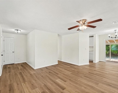 6515 3rd Street Court W - Photo Thumbnail 8