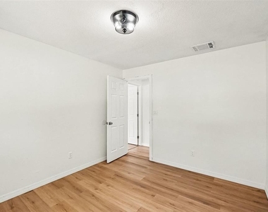 6515 3rd Street Court W - Photo Thumbnail 35