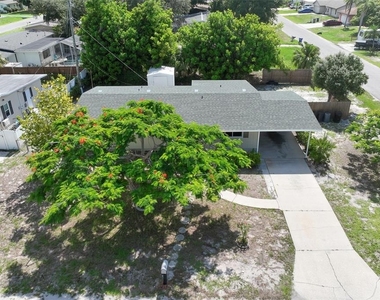 6515 3rd Street Court W - Photo Thumbnail 5