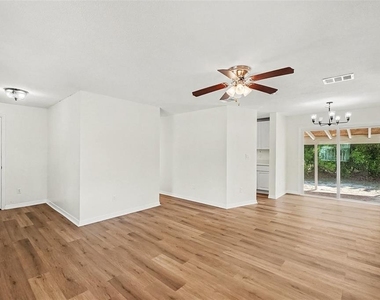 6515 3rd Street Court W - Photo Thumbnail 7