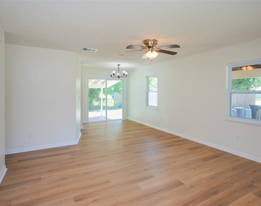 6515 3rd Street Court W - Photo Thumbnail 10