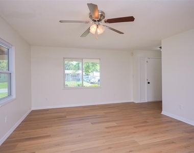 6515 3rd Street Court W - Photo Thumbnail 12