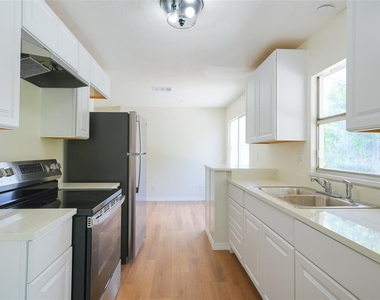 6515 3rd Street Court W - Photo Thumbnail 16