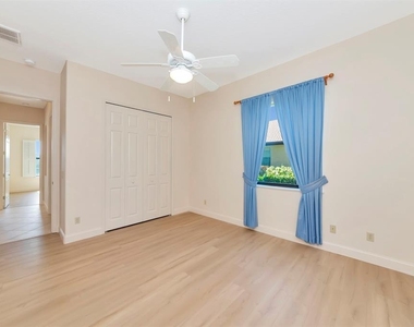 2012 Island Estates Drive - Photo Thumbnail 12