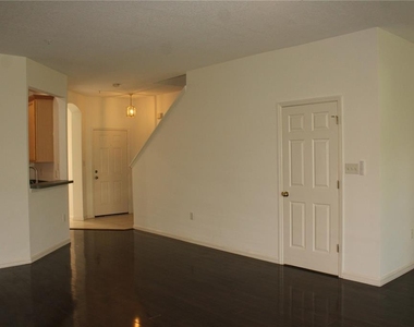3429 Parkridge Circle - Photo Thumbnail 13