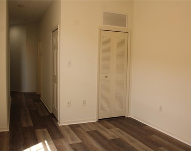 3429 Parkridge Circle - Photo Thumbnail 29