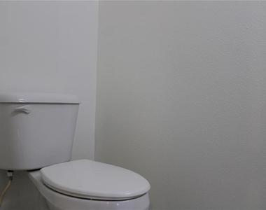 3429 Parkridge Circle - Photo Thumbnail 16