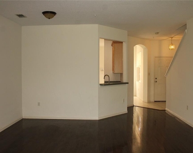 3429 Parkridge Circle - Photo Thumbnail 14