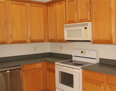 3429 Parkridge Circle - Photo Thumbnail 5