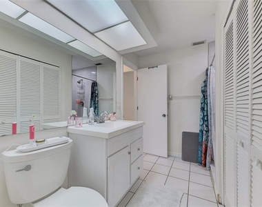 952 N Beneva Road - Photo Thumbnail 35