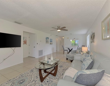 952 N Beneva Road - Photo Thumbnail 15