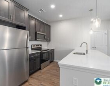 430 Cambria Street - Photo Thumbnail 2