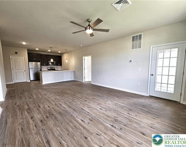 430 Cambria Street - Photo Thumbnail 6