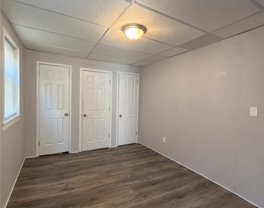 732 Broadway - Photo Thumbnail 5