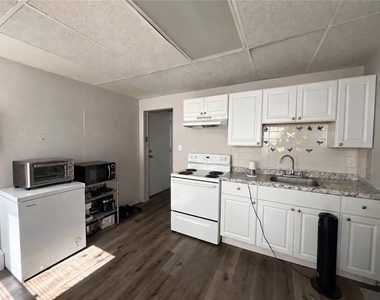 732 Broadway - Photo Thumbnail 3