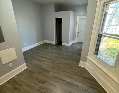 41 N 11th Street - Photo Thumbnail 12