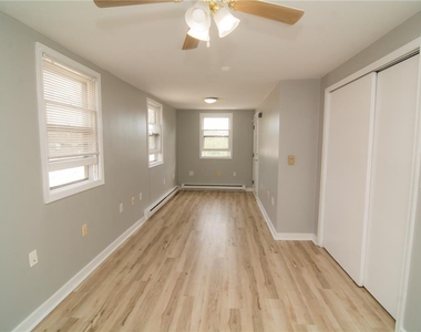 215 Franklin Street - Photo Thumbnail 19