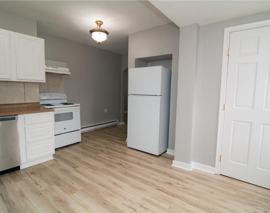 215 Franklin Street - Photo Thumbnail 4