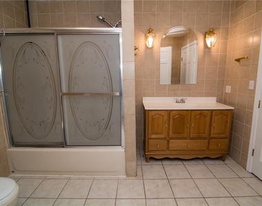 215 Franklin Street - Photo Thumbnail 17