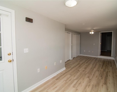 215 Franklin Street - Photo Thumbnail 22