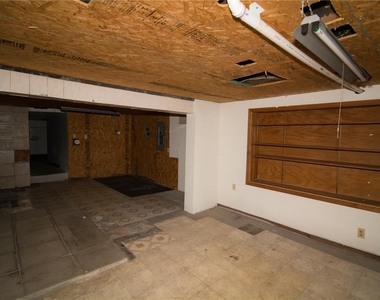 215 Franklin Street - Photo Thumbnail 24