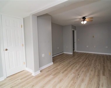 215 Franklin Street - Photo Thumbnail 14