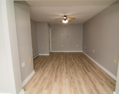 215 Franklin Street - Photo Thumbnail 15