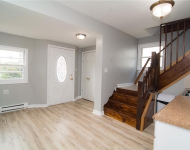 215 Franklin Street - Photo Thumbnail 5