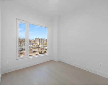 833 Maple Street - Photo Thumbnail 1