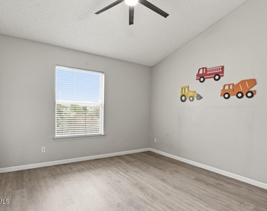 9900 Marine Circle - Photo Thumbnail 15