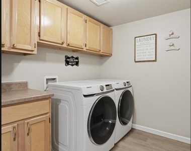 9900 Marine Circle - Photo Thumbnail 16