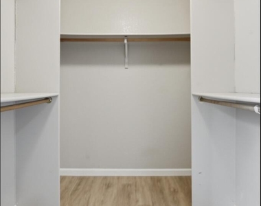 9900 Marine Circle - Photo Thumbnail 14