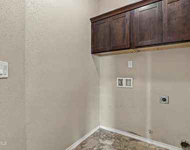 13805 Garforth Avenue - Photo Thumbnail 28