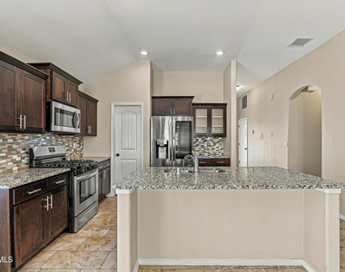 13805 Garforth Avenue - Photo Thumbnail 15