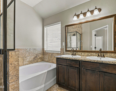 13805 Garforth Avenue - Photo Thumbnail 6