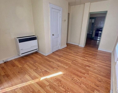 2526 E Yandell Drive - Photo Thumbnail 14