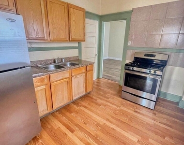 2526 E Yandell Drive - Photo Thumbnail 11