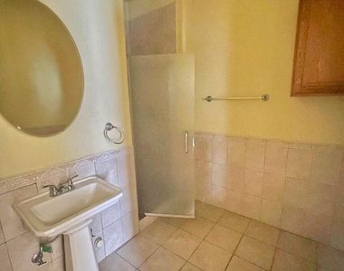 2526 E Yandell Drive - Photo Thumbnail 15