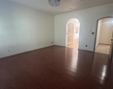 13737 Paseo Sereno Drive - Photo Thumbnail 21