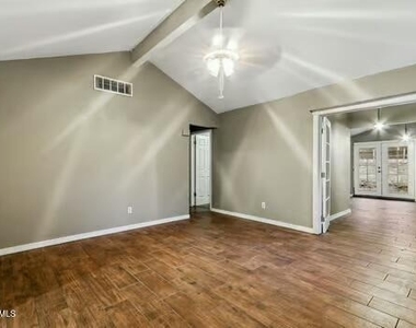 12052 Bellows Court - Photo Thumbnail 6