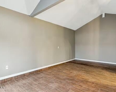 12052 Bellows Court - Photo Thumbnail 16