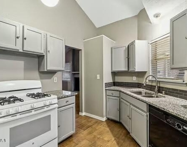 12052 Bellows Court - Photo Thumbnail 10
