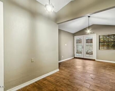 12052 Bellows Court - Photo Thumbnail 28