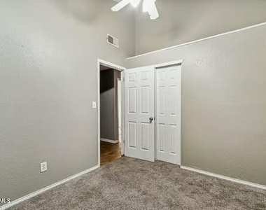 12052 Bellows Court - Photo Thumbnail 24