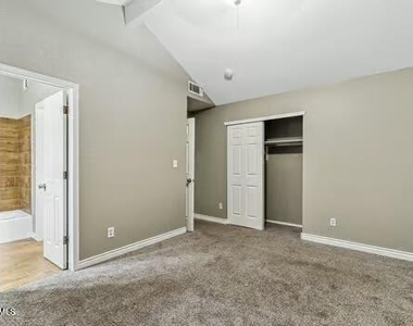 12052 Bellows Court - Photo Thumbnail 20