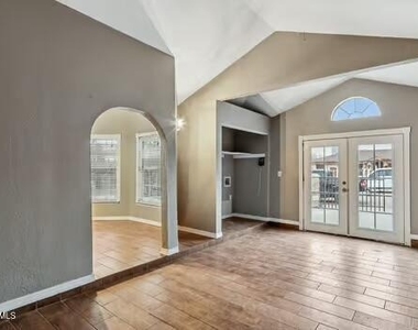 12052 Bellows Court - Photo Thumbnail 14